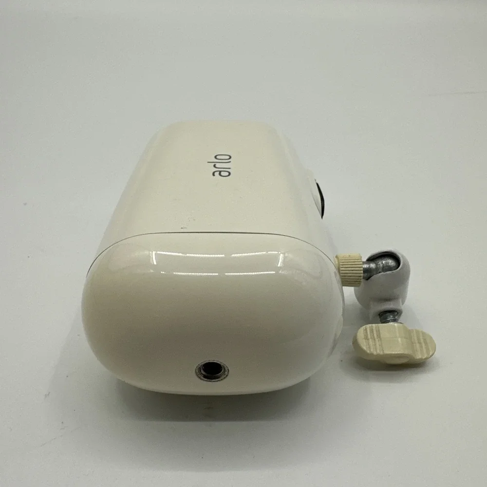 Arlo Essential XL VMC2032 Wireless Spotlight Security Camera White